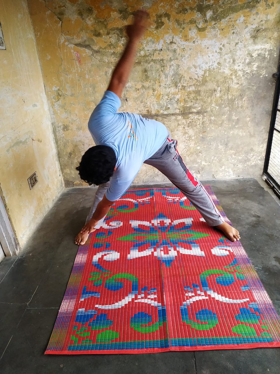 LOKESHPRATAPYA1's tweet image. Balrampur, U.P.
Our colleague Amit Kumar Singh doing yoga at his home.
CSC Celebrate International Yoga Day 2020.

#CSCPeYoga
#IDoYogaAtHome
@CSCegov_
 @CSCUttarPradesh 
@Promo131292 
@divyadarshan08