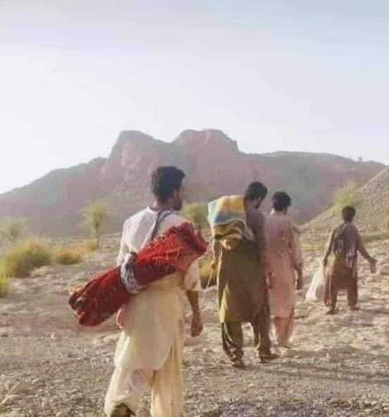 S_Nangyal's tweet image. بلوچستان کے طالبعلم  3G اور 4G انٹرنیٹ سگنلز کے تلاش میں.... 😭
#onlineclassesfailed