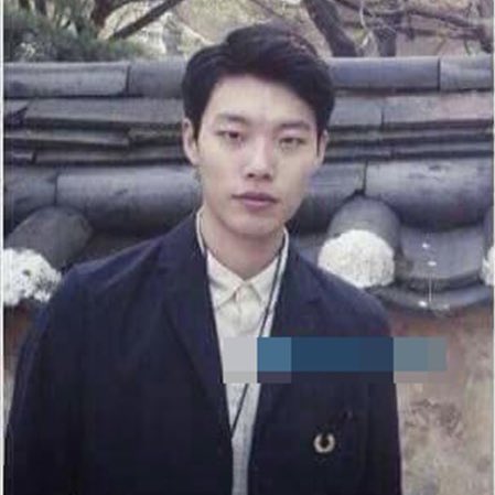 Ryu Junyeol was born September 25th 1986 (34 years old), majoring Film in University of Suwon—and used to be a teacher for a theater extracurricular in an elementary school (how adorable )he’s already served his military duties back in 2007  #RyuJunYeol