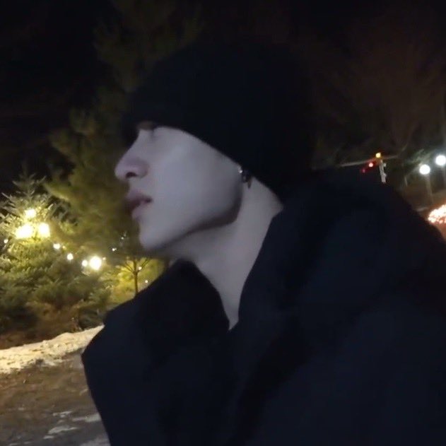 tiny__chans's tweet image. he is honestly ethereal #방찬