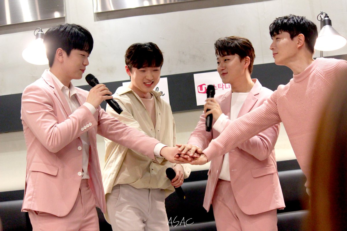 _ASAC_'s tweet photo. #포레스텔라_팀결성_1000일_축하해
김포레 결성 1000일 축하해
5000일 10000일까지 함께하자♥️ https://t.co/rDx6OuaVTX
