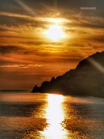 ...la bellezza di un semplice scatto :
Costa Amalfitana con il suo tramonto,
i suoi colori ed il profumo inebriante
del mare che mormora💙

Momenti indimenticabili in una foto,
#PaesaggiInteriori di Amalfi e dintorni !

Buongiorno e buona Domenica🍀☕️🙋‍♂️