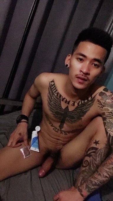 វីរះ tweet media