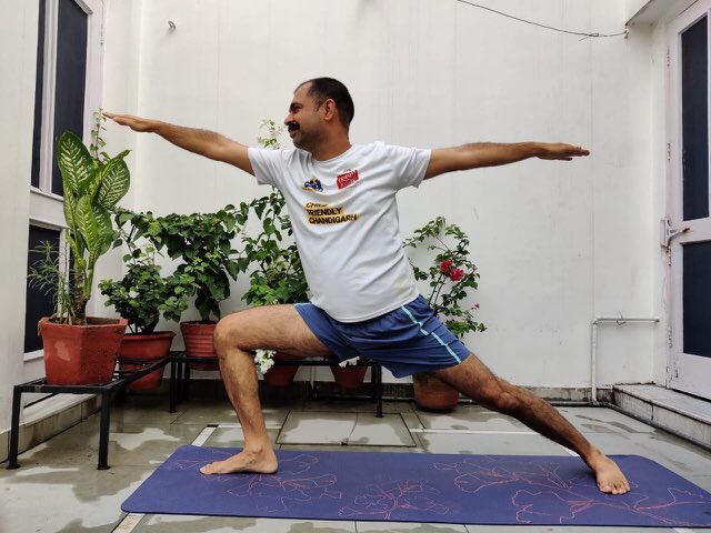 puneet3412's tweet photo. #yogaathomeyogawithfamily #CSCPeYoga https://t.co/c4iFheF7oS