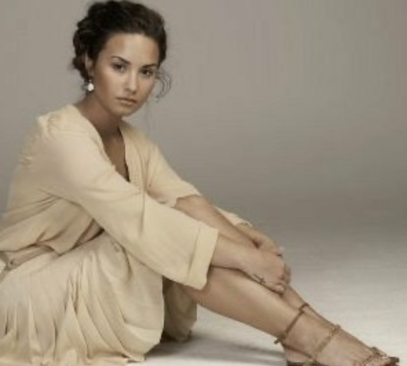  Demi Lovato: A Thread 