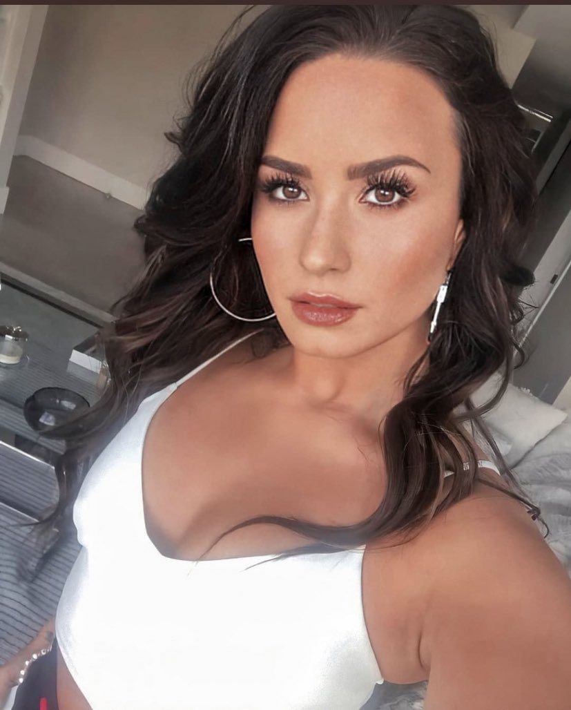  Demi Lovato: A Thread 