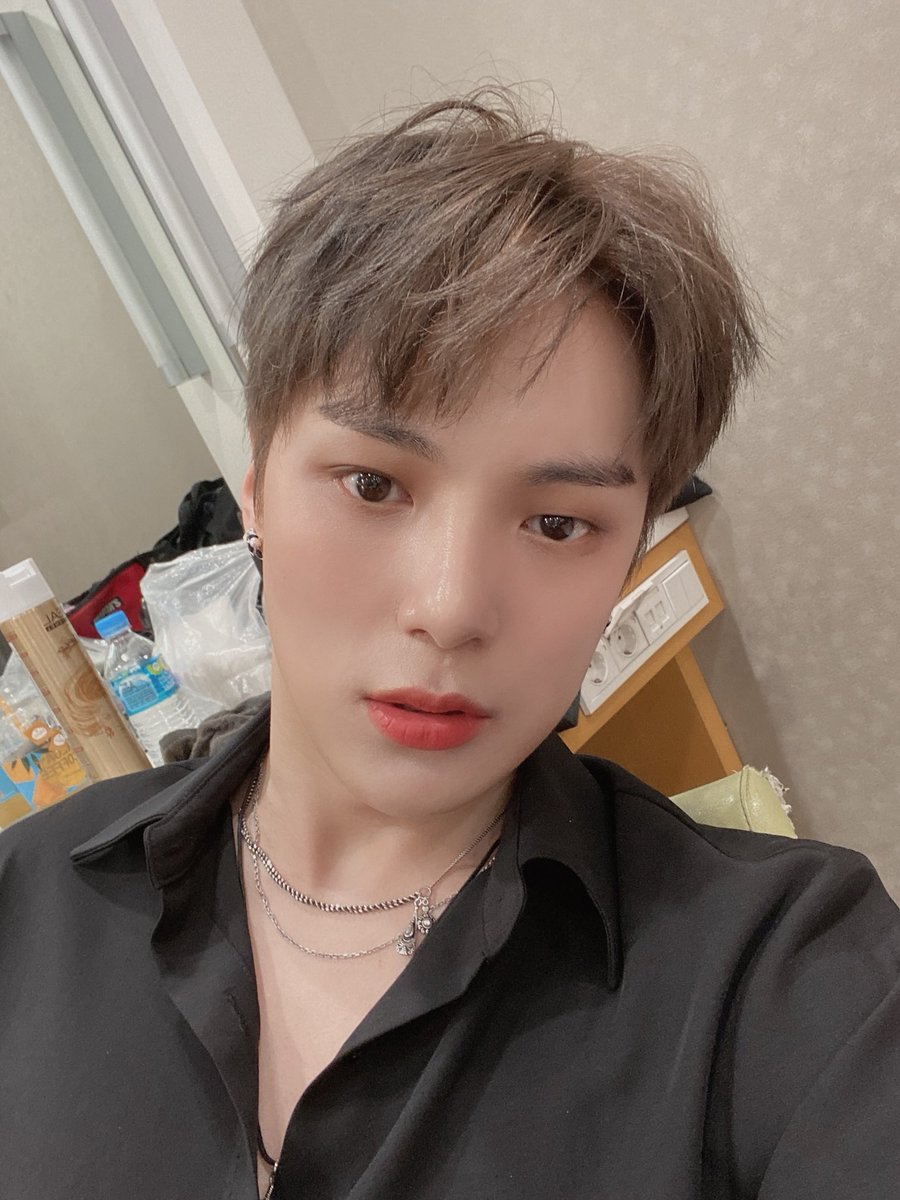 OfficialMONSTAX's tweet photo. [#민혁] 찐짜따랑한다몬베베♡̆̈ #KCON https://t.co/Hxzg8PVXfs