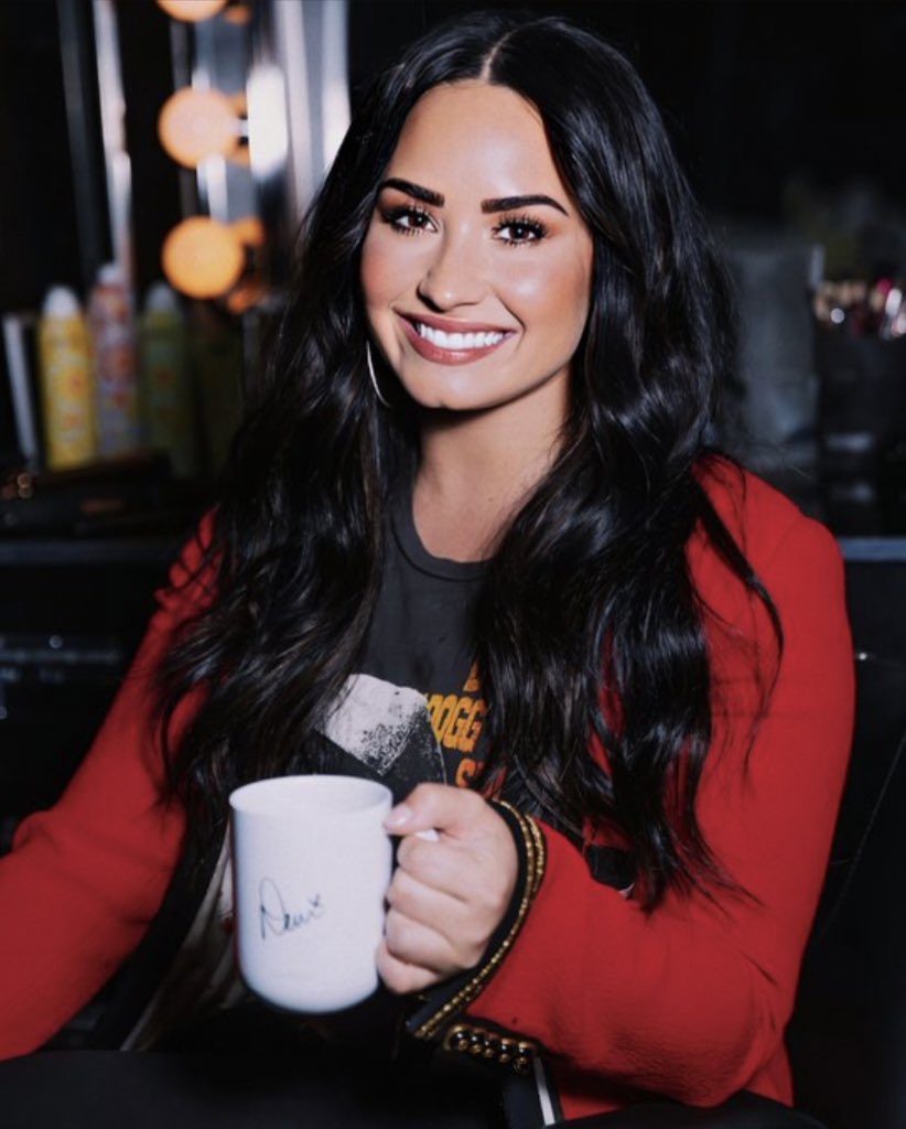  Demi Lovato: A Thread 