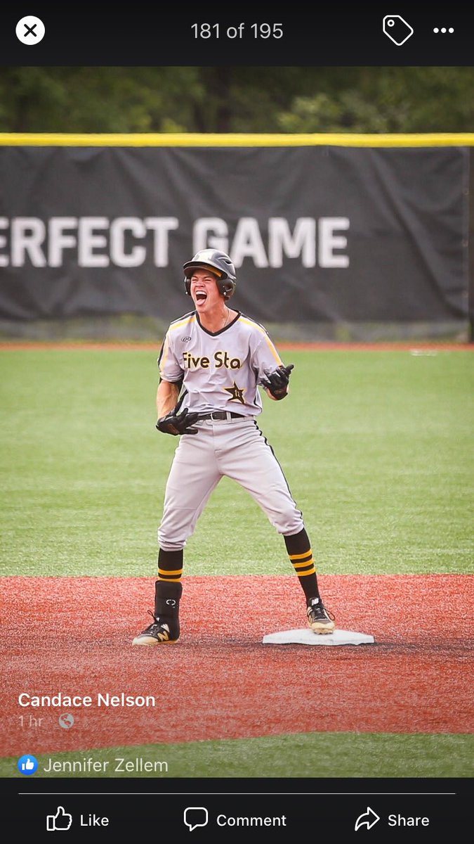 harrelson_gage's tweet photo. Big hit in air Guitar fashion 🎸 ⚡️ https://t.co/dtt2aerInc