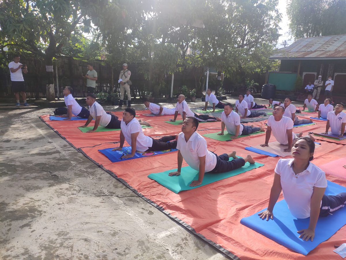 PoliceThoubal's tweet photo. Thoubal Police under the leadership of Superintendent of Police Dr. S Ibomcha Singh observing International Yoga Day in District Police Headquarters, Thoubal
@NBirenSingh @LMKhaute https://t.co/Guw3XdBMev