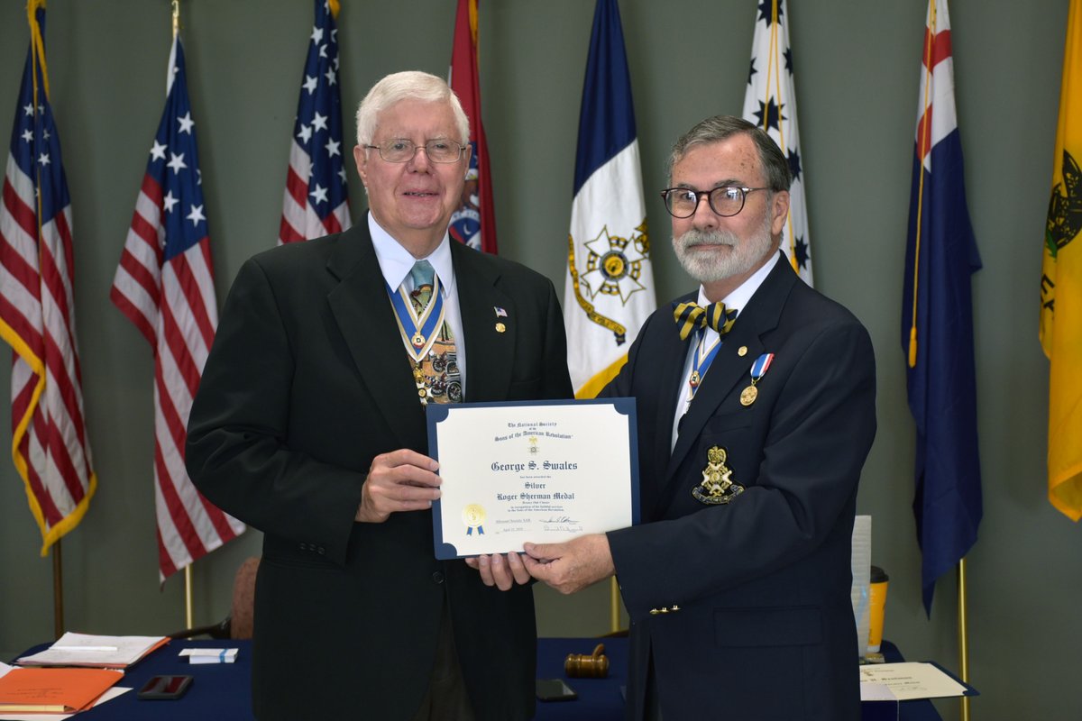 OMCSAR's tweet photo. Today we welcomed 2 new members to the Ozark Mountain Chapter SAR. James Dowell Gift, and Donald Andrew Higgerson.
Also awards were given to current members.
#OMCSAR #MOSSAR #SAR #SARNewMember #SONSOFTHEAMERICANREVOLUTION https://t.co/qmTl7WiViv