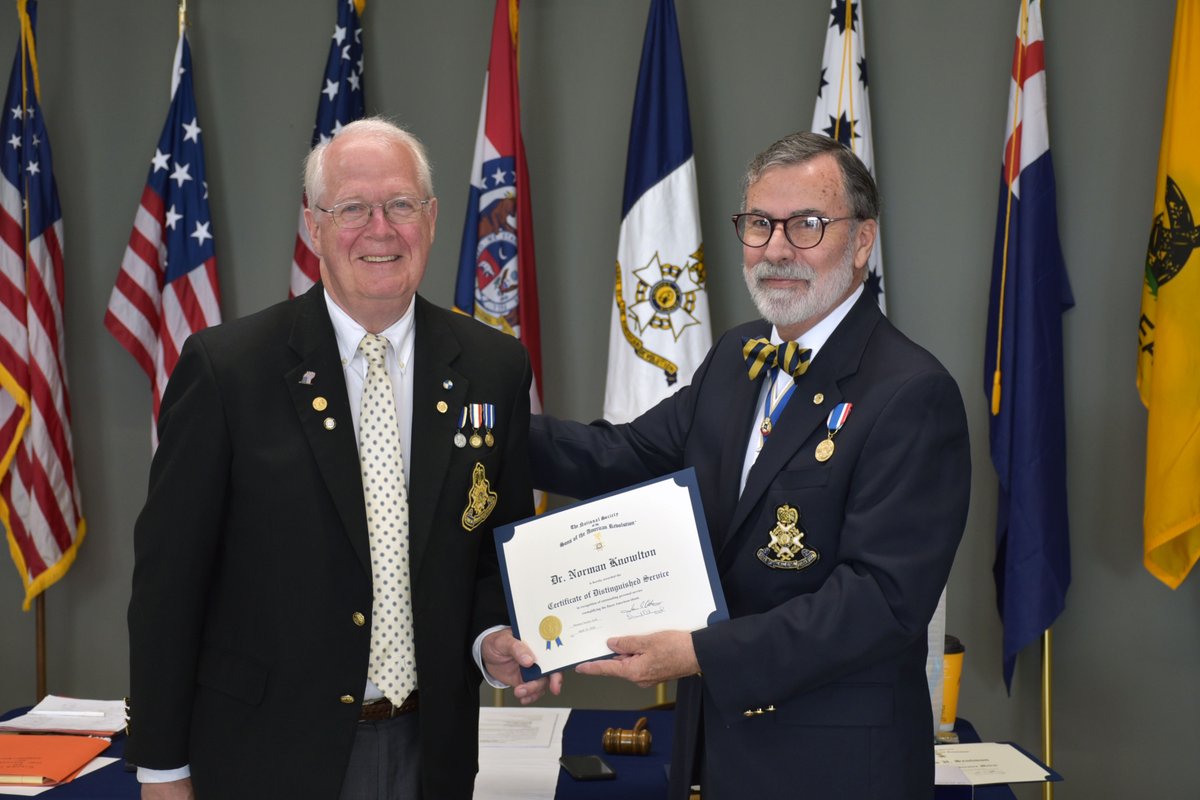 OMCSAR's tweet photo. Today we welcomed 2 new members to the Ozark Mountain Chapter SAR. James Dowell Gift, and Donald Andrew Higgerson.
Also awards were given to current members.
#OMCSAR #MOSSAR #SAR #SARNewMember #SONSOFTHEAMERICANREVOLUTION https://t.co/qmTl7WiViv
