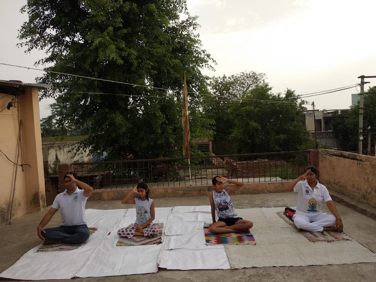 rohilla_babita's tweet image. #HarGharYoga#YogaAtHome#InternationalYogaDay