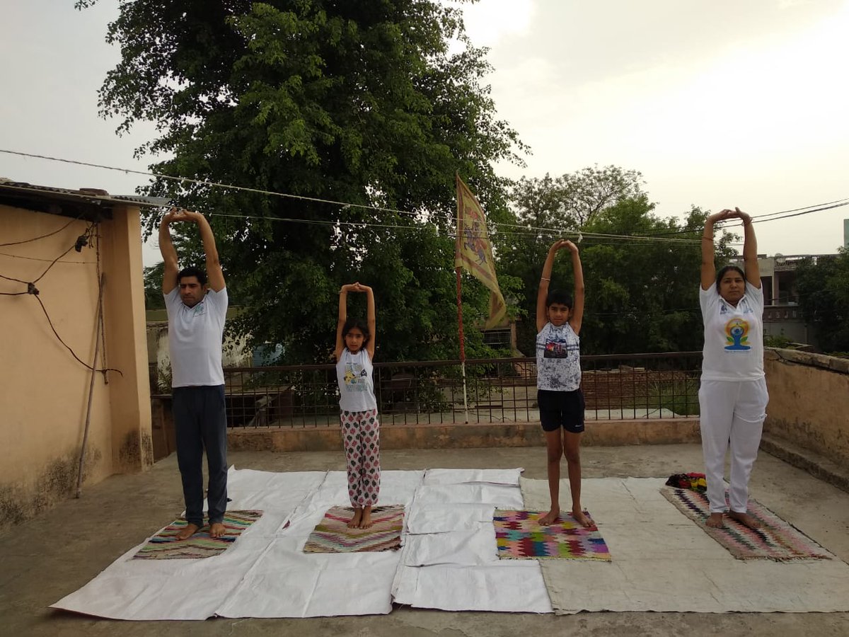 rohilla_babita's tweet image. #HarGharYoga#YogaAtHome#InternationalYogaDay