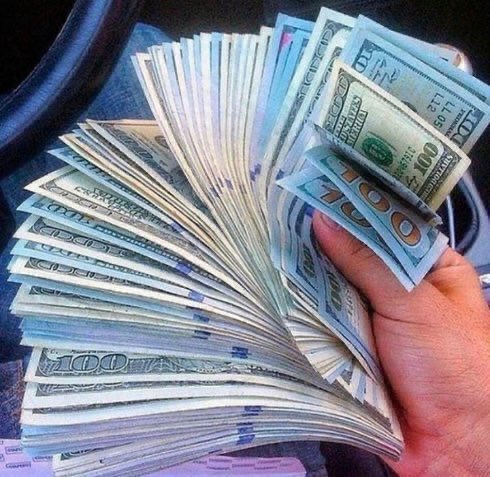 Sugarmomma221's tweet photo. Who has PayPal or Cashapp and is in need of $2000? First 50 likes will get $2000 sent to their cash app or PayPal I’m feeling blessed step1: Like, Retweet and Follow Me.
#sugarmomma dm me on WhatsApp +1 (772) 249‑2708 https://t.co/ggjYichQ5U