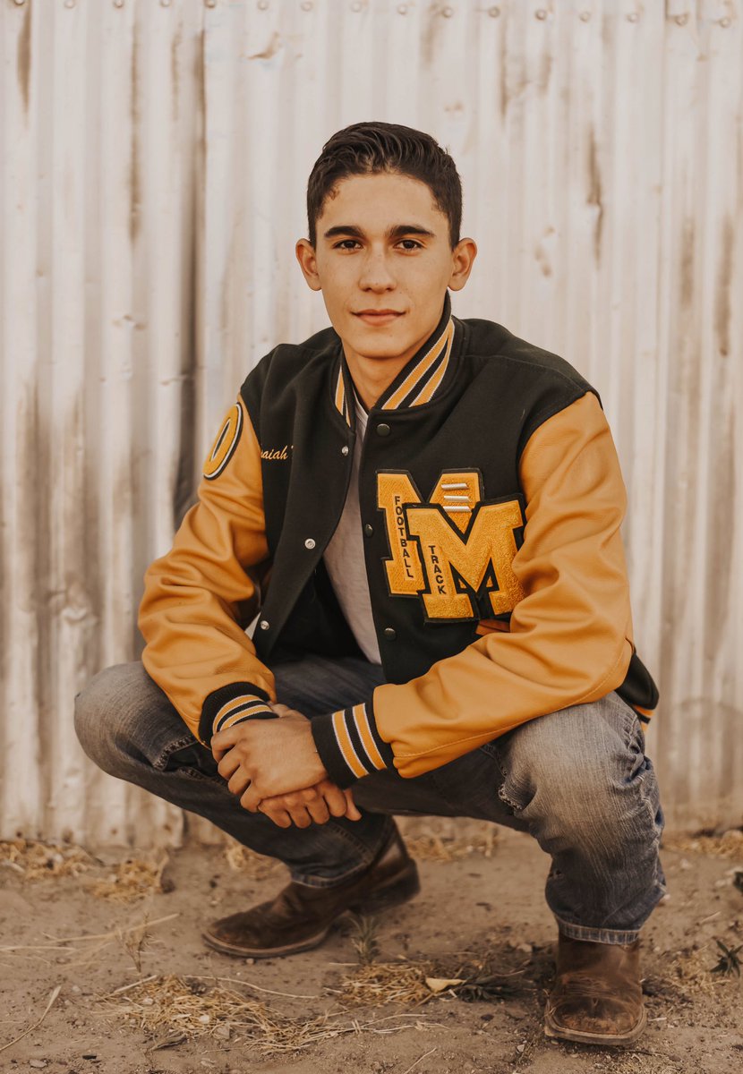 IsaiahPerea6's tweet photo. I guess since we are barely getting our diplomas it’s not to late for senior pictures right?🤷🏽‍♂️🎓                               📸@RaquelWeatherl1 https://t.co/jHdIVBBmcM