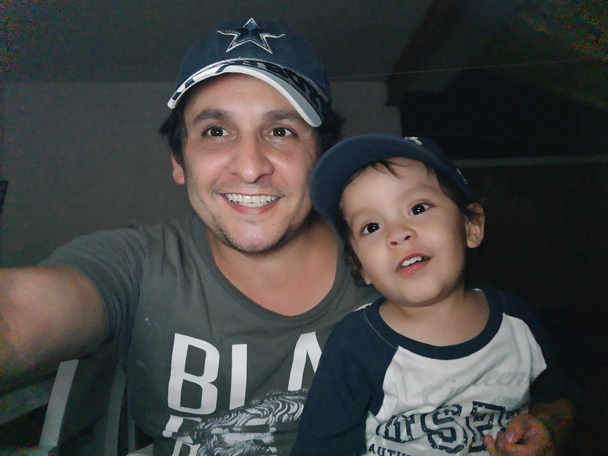 ElKbrito's tweet photo. Disfrutando con mijo  #Pesado2020 #FelizDiaDelPadre https://t.co/zgDshEaj7h