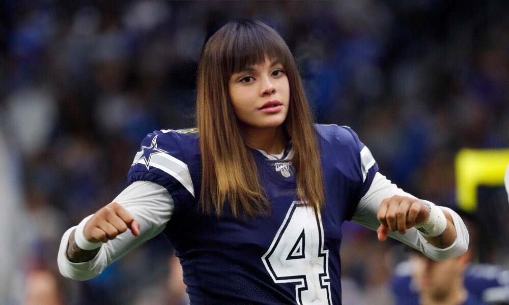 bubftw's tweet photo. NFL Qbs as women https://t.co/xMatbYFdua
