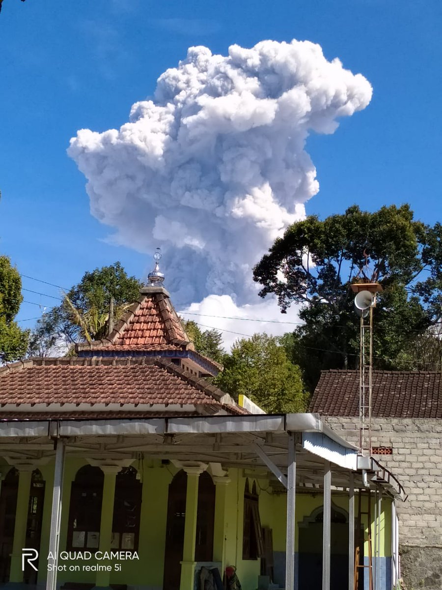 SupriEkoEko1's tweet photo. Bismillah semoga aman aamiiin
#savemerapi #merapi #gunung https://t.co/McIJcgiewW