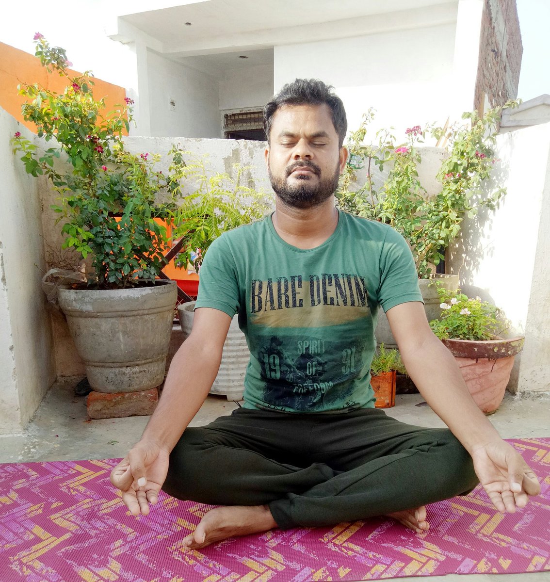SHagun_tomar's tweet photo. Refresh ur Mind, Soul and Body Happy International Yoga Day.. Theme-Yoga with family, Yoga at Home #YogaDay2020 https://t.co/QTCLo74Sh7