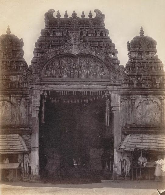 1613 -> இருட்டு மண்டபம்1623 -> கிளிக்கூட்டு மண்டபம்-> புது ஊஞ்சல் மண்டபம்1623 – 59 -> ராயர் கோபுரம்-> அஷ்டஷக்தி மண்டபம்1626 -45 -> புது மண்டபம்1635 -> நகரா மண்டபம்1645 -> முக்குருணி விநாயகர்1659 -> பேச்சியக்காள் மண்டபம்1708 -> மீனாக்ஷி நாயக்கர் மண்டபம்