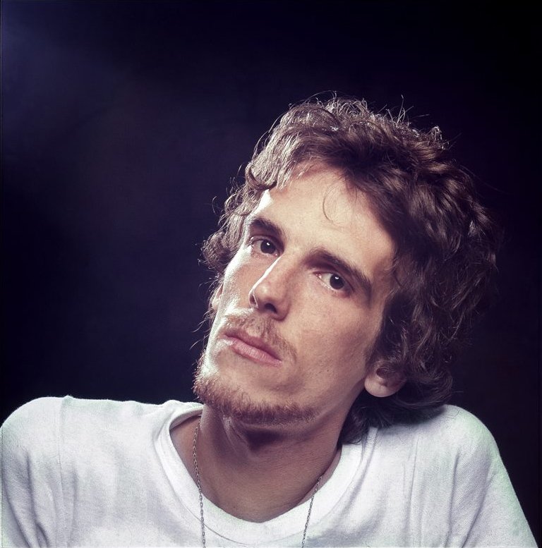 Que lindo es dedicarle un tema del Flaco a alguien. 😍
#Spinetta