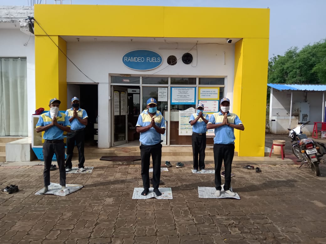 bpcretraipur's tweet photo. On International Yoga Day, yog aasan done by DSM at Ramdev Fuels, Raipur Territory. @BPCLimited @bpcretraipur @rakeshsinhabpc @AbhijitPanari https://t.co/uFcfnldB4G