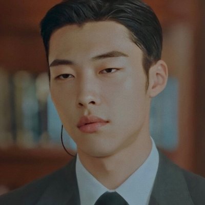 purpleitsviolet's tweet photo. Barusan liat IG yg up rating,trus pas liat komen2nya ak tertawa sahabat.
Banyak banget yg komen "segitu udah bagus kok" 
Trus aku mikir,drama ini aja yg rating perdananya jauh dr TKEM dipuji habis2san,tapi TKEM yg bhkn eps 1 dpt 12,9% di hujat seakan2 drama terburuk.

Bhaiqqqq https://t.co/98iyZBzYyL
