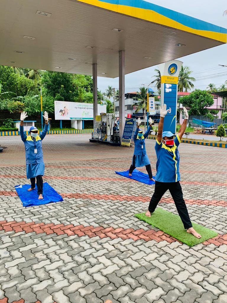 BPCRetailCalicu's tweet photo. #Internationalyogaday2020 
#YogaForAll 
@cmdbpcl @singharunbpcl @8singhi @narendramodi @PetroleumMin @dpradhanbjp @BPCRetailKerala @BPCRetailSouth https://t.co/Db0Xehwp9h