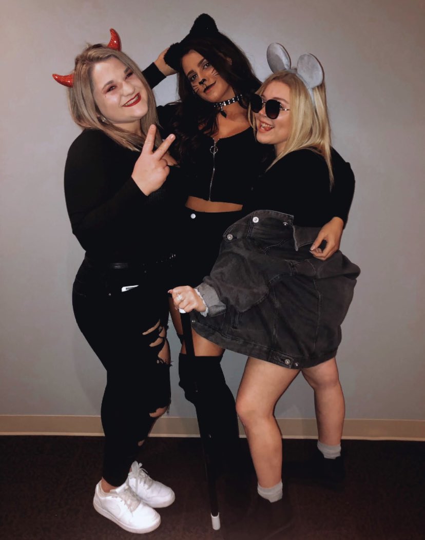 HKasapis's tweet photo. happiest of birthdays to my sweet sis @AKMilosevic 🥺✨💛i hope u had the best day, 22 looks good on you;) so much love💕🍾🥂 https://t.co/i3Q0dCbiZm