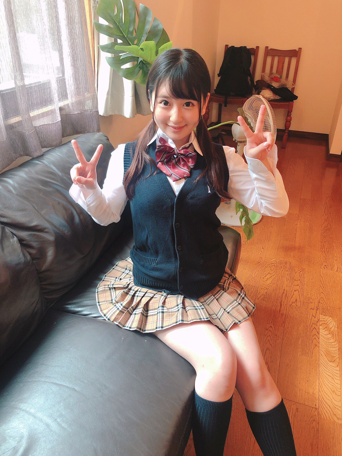 桃尻　かなめ　制服  / X