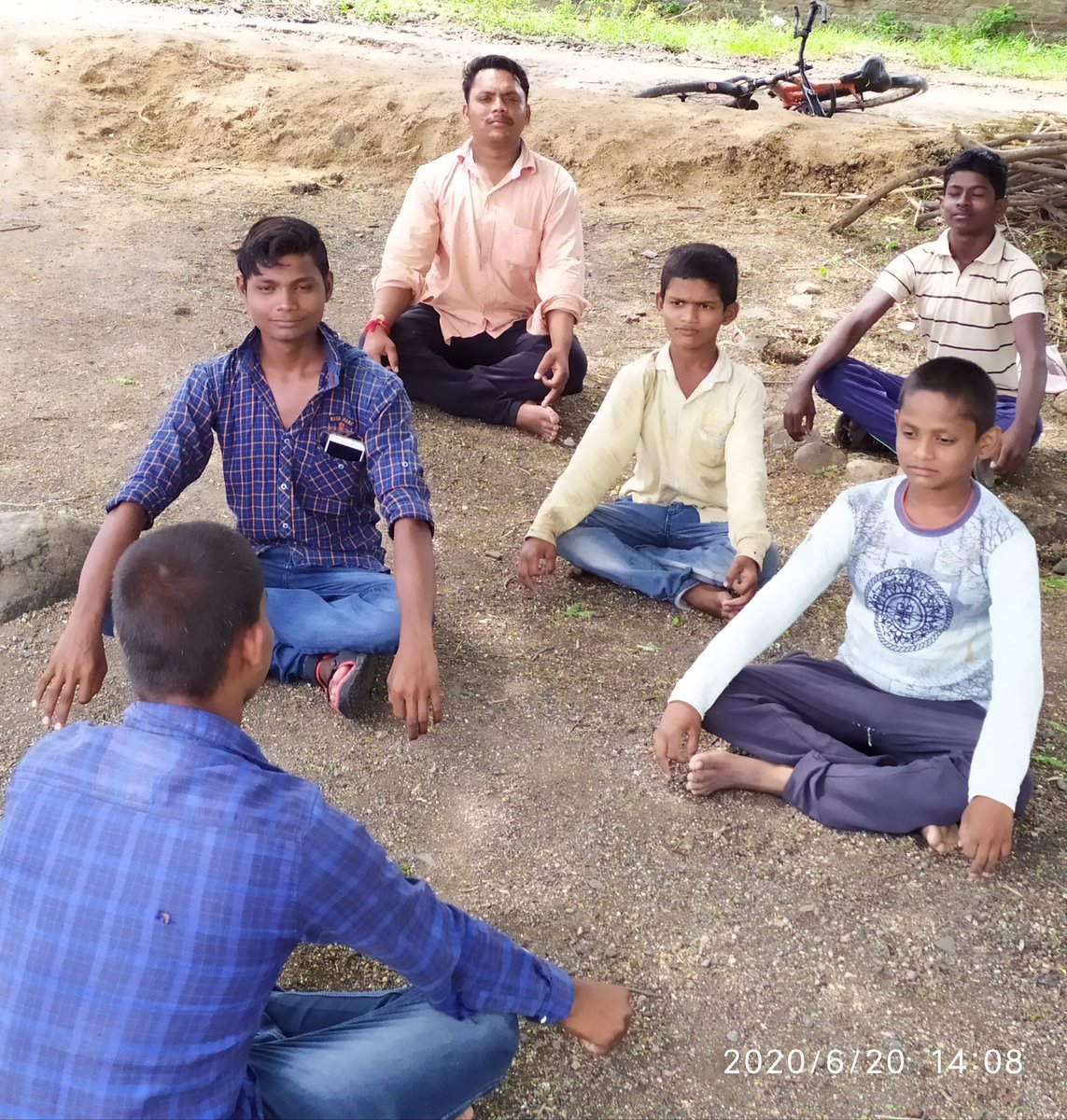 Sahebrao1994's tweet photo. @moayush #CYP2020 #NYKS SANKALP YOUTH FOUNDATION SINGNAPUR TQ.UMRI DIST.NANDED 21 JUNE INTERNATIONAL YOGA DAY https://t.co/XeYsOaZQNk