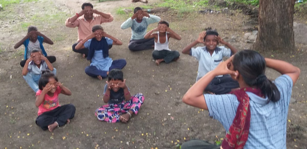 Sahebrao1994's tweet photo. @moayush #CYP2020 #NYKS SANKALP YOUTH FOUNDATION SINGNAPUR TQ.UMRI DIST.NANDED 21 JUNE INTERNATIONAL YOGA DAY https://t.co/XeYsOaZQNk