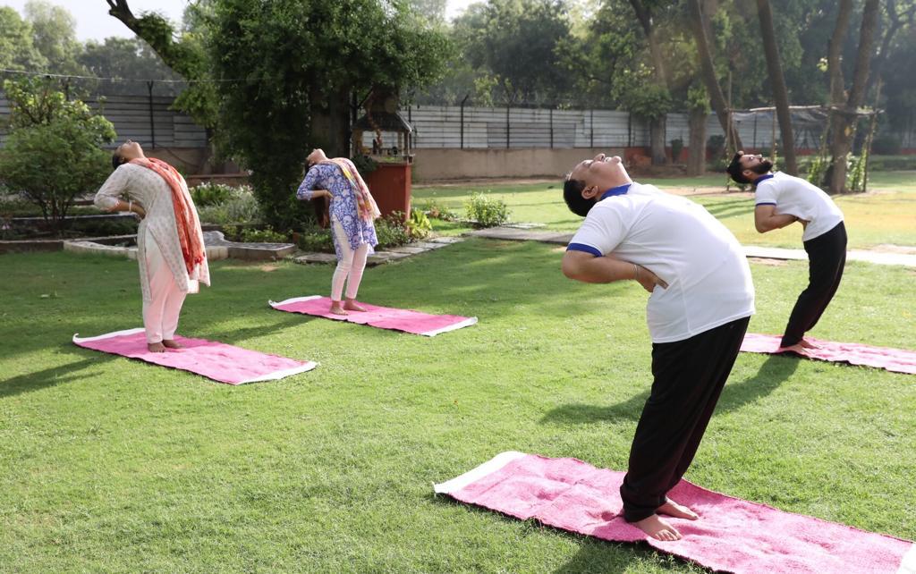 BJP4India's tweet photo. BJP National President Shri @JPNadda performs yoga at his residence on #InternationalYogaDay today. #MyLifeMyYoga https://t.co/UQMEWIVUyH