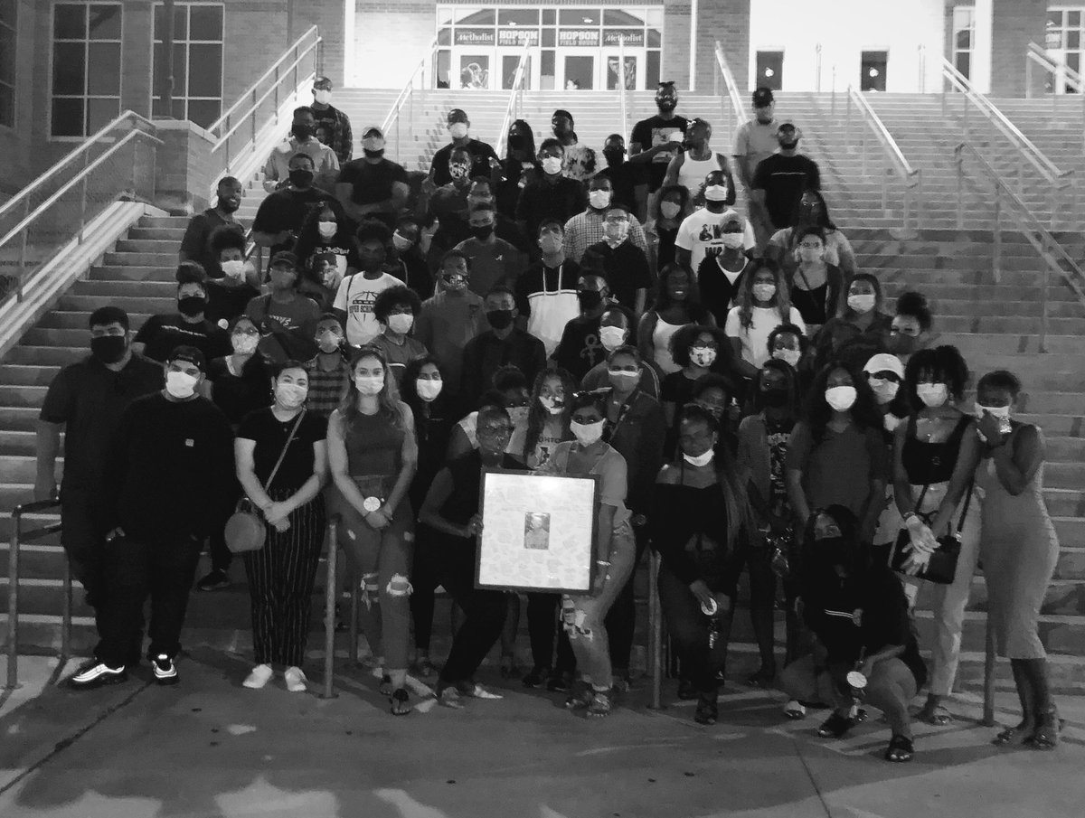 hhscanes2015's tweet photo. The love our class had for Michael McGinnis was evident tonight. Thank you to everyone who shared their kind words and showed up to honor his life tonight. 

Rest In Peace “Mr. President” 🖤💚 https://t.co/rq1SpdUZ6b