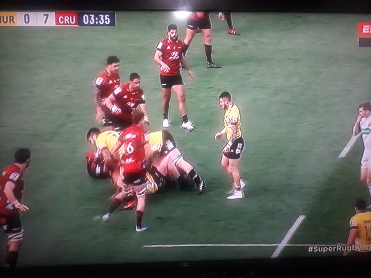 Viendo el buen partido entre #Hurricanes vs #Crusaders. Saludos desde Santiago de Chile!! #SuperRugbyNZxESPN