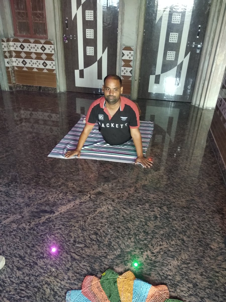 JatVeependra's tweet image. करो योग रहो निरोग
#IdoYogaatHome 
#CSCPeYoga 
#cscspv_health
#cscegov
#cscrajasthan