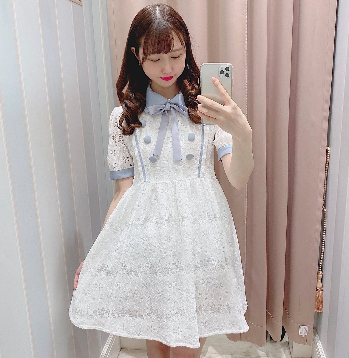 Twitter पर Evelyn Evelyn ラフォーレ原宿 店舗限定 ワンピースフェア 原宿店では ダブルボタンラインop リボンブローチｉラインop こちらの２型が 7 900 Tax 5 900 Tax 人気商品がお得な価格に どちらのお洋服も写真映え