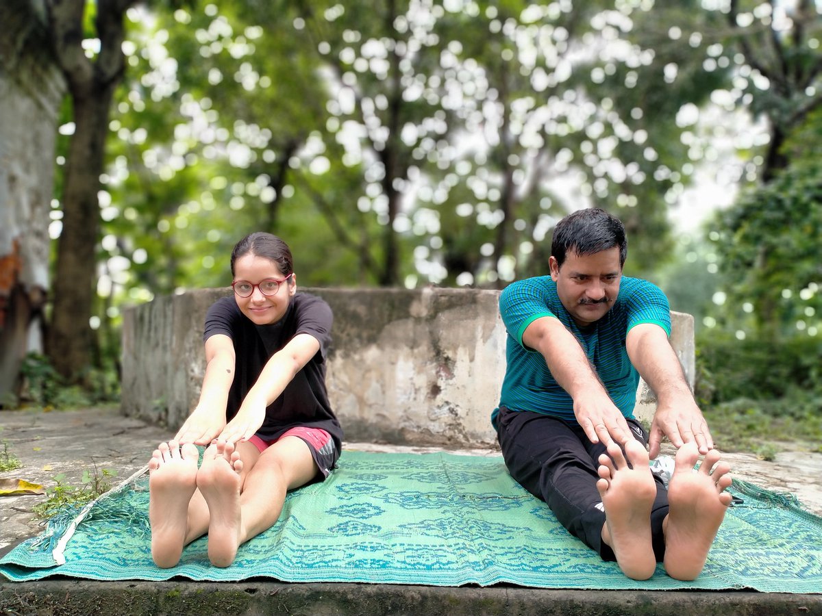 AjayPrakashCho3's tweet image. अंतरराष्ट्रीय योग दिवस  #CSCPeYoga #IdoYogaatHome  @CSCUttarPradesh