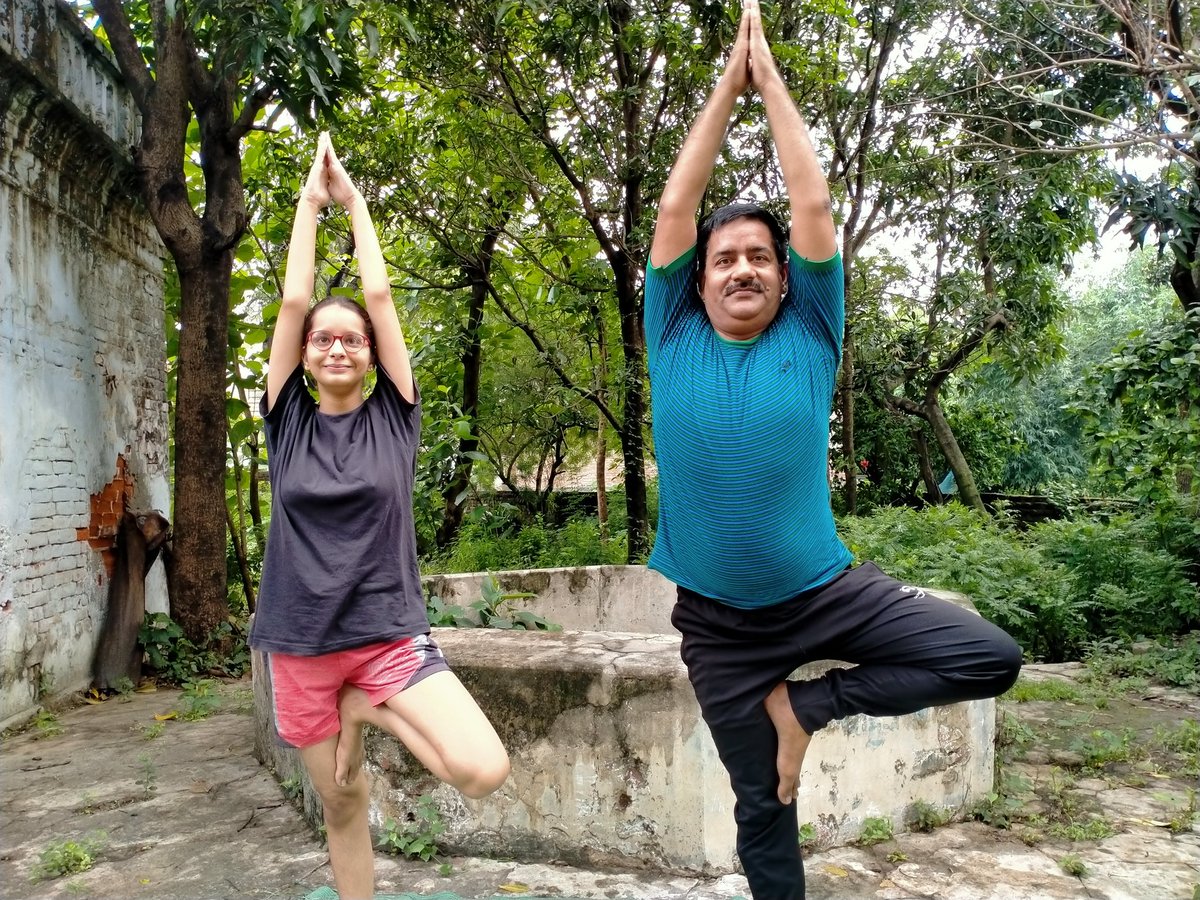 AjayPrakashCho3's tweet image. अंतरराष्ट्रीय योग दिवस  #CSCPeYoga #IdoYogaatHome  @CSCUttarPradesh