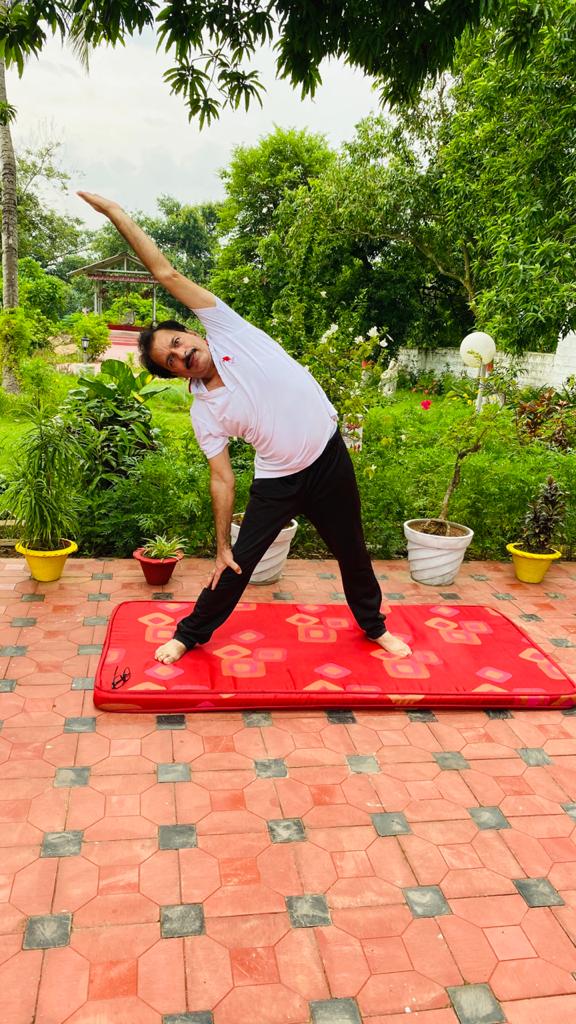 DRMKhurdaRoad's tweet photo. @RailMinIndia @eastcoastrail 
#Yoga is to build strength, awareness and harmony in both the mind and body,” 
#Internationalyogaday2020  #IdoYogaatHome #YogaDay2020 #YogaWithFamily #YogaAtHome 
@drmwat_ecor  @drmsambalpur https://t.co/DZyJF9tYYw