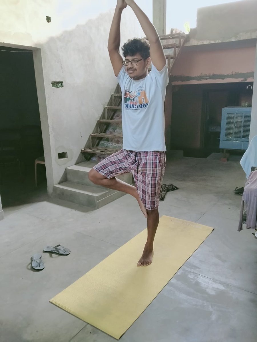 Rahulmzncsc's tweet photo. CSC Mansurpur muzaffarnagar Vle  Celebrate International Yoga Day 2020.

#CSCPeYoga
#IDoYogaAtHome
@CSCegov_
 @CSCUttarPradesh
@SunnyTo74520873 @Sandeep29329836 https://t.co/gKf0WtuYDB https://t.co/zkpq1zaq0q