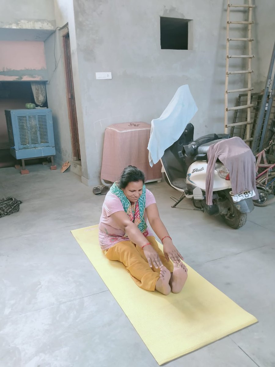 Rahulmzncsc's tweet photo. CSC Mansurpur muzaffarnagar Vle  Celebrate International Yoga Day 2020.

#CSCPeYoga
#IDoYogaAtHome
@CSCegov_
 @CSCUttarPradesh
@SunnyTo74520873 @Sandeep29329836 https://t.co/gKf0WtuYDB https://t.co/zkpq1zaq0q