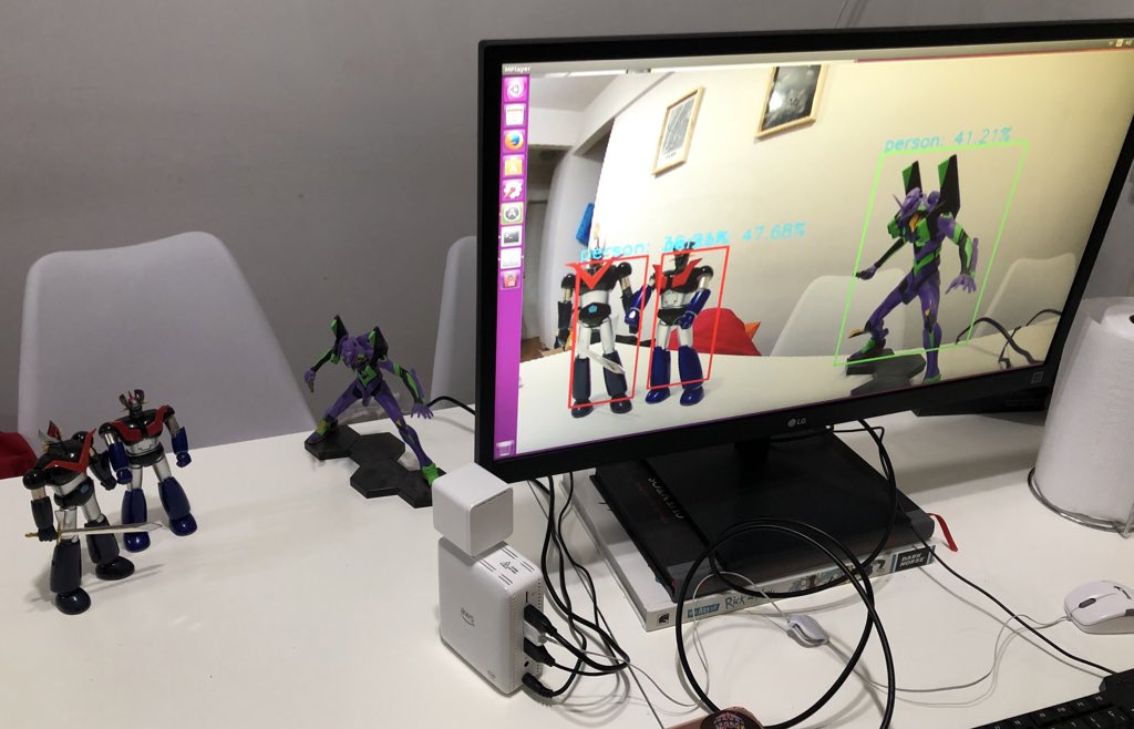 MP_Dominguez's tweet photo. Robotic social distancing with #DeepLens https://t.co/Fn1VWOv73k