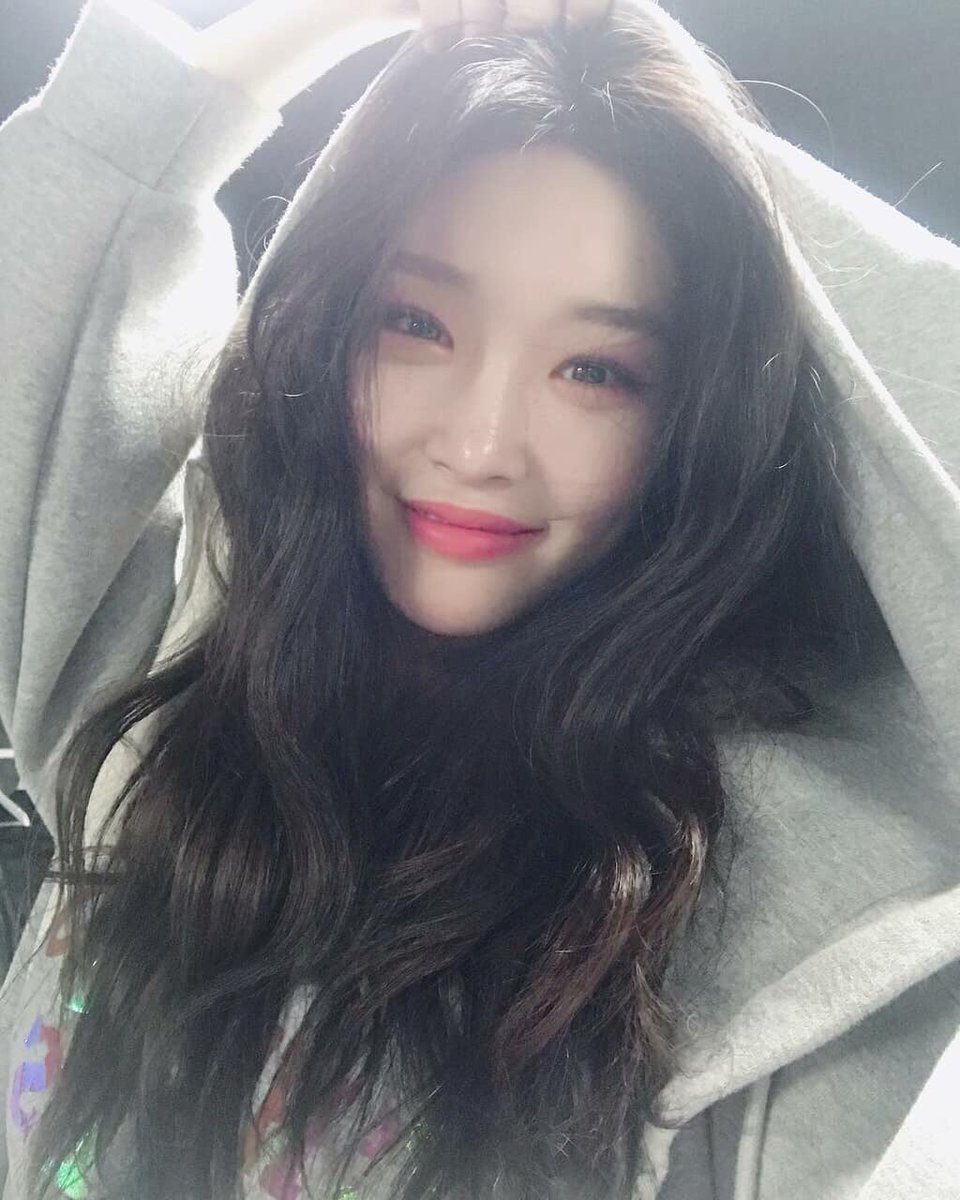 AV3RY_OF's tweet photo. 🎧 ; ᴀᴠᴇʀʏ’s ᴘʟᴀʏʟɪsᴛ ☽
Y como hoy es noche de hacer streaming, estoy bailando al ritmo de stuck versión japonesa soy alta flan de Shou y Alex aunquelosamoatodos, STAN ART STAN MIXTAPE 🥺
🖇 #JapanMix
#StuckOnMixtape https://t.co/MXr8Z1bxMW