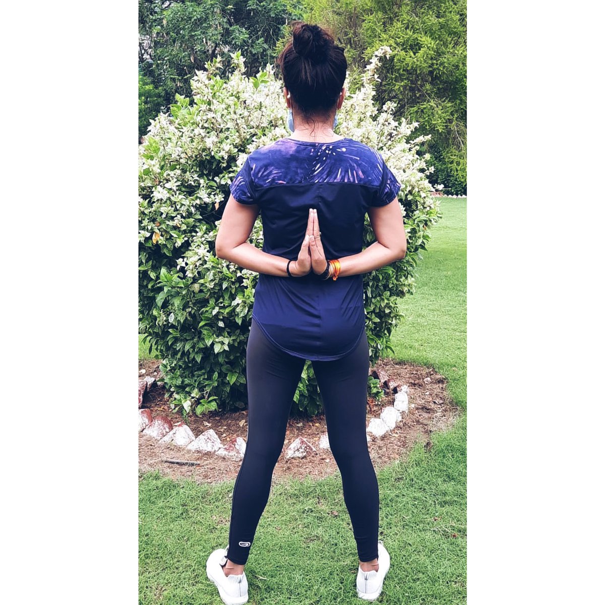 priyankaspeaks3's tweet photo. Yoga is the journey of the self, through the self, to the self. #InternationalYogaDay #YogaForAll #YogaDay2020 #BackNamasteyYogaPose #thelightwithinme #Honorsthelightwithinyou 🤟 https://t.co/srsvypd2sN