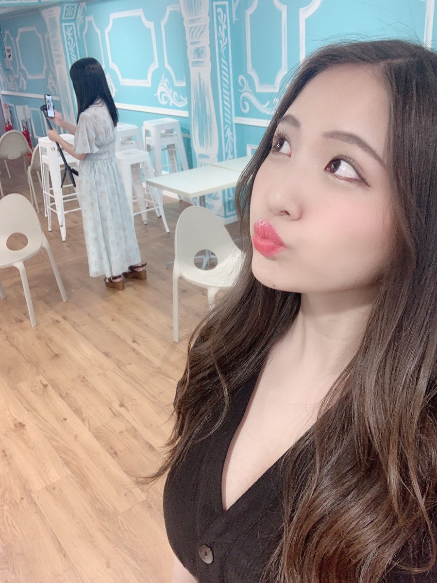 新しいお仕事の撮影でした♡♡
サンスポGoGoクイーンの先輩のさっちょさん、こんこんさんも一緒でした！嬉しい〜！と、西ちゃん😚💗これからが楽しみだな〜るんるんっ https://t.co/Nyxkb3gRqC