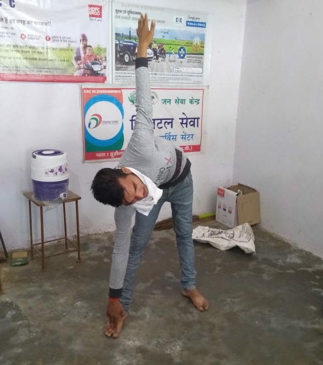 LOKESHPRATAPYA1's tweet image. Balrampur, U.P.
Doing yoga at CSC Center by VLE Ravi Pratap.
CSC Celebrate International Yoga Day 2020.

#CSCPeYoga
#IDoYogaAtHome
@CSCegov_
 @CSCUttarPradesh 
@Promo131292 
@divyadarshan08