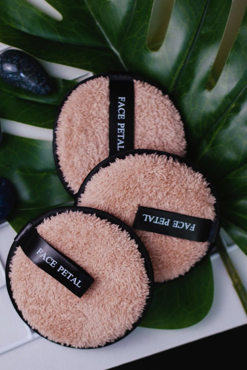 Satu lagi face petal. Senang tak payah bawak micellar water & cotton pad kalau nak remove makeup. Sekeping tahan 3-5 bulan. Meh dm & boleh jimat RM21 