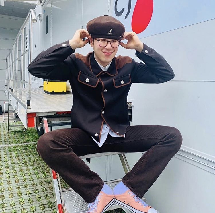 N_years_ago_po's tweet photo. 1년 전 오늘의 표지훈 

작년의 오늘은 장난스러운 지훈이랑 🤍

20190621 공식 인스타그램
#표지훈 #피오 #블락비 https://t.co/unklOgPtVB